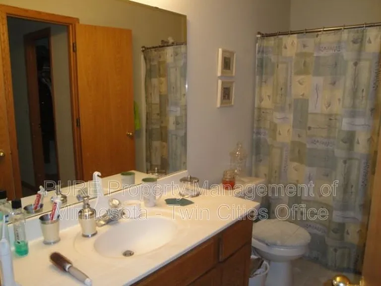 4985 Grenwich Ave N — Photo 8