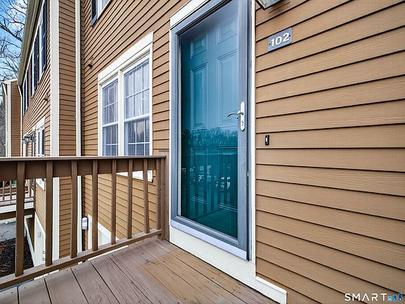 3rd image of 102 Foxbridge Village Road #102