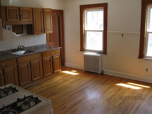 5th image of 11 Weld Ave