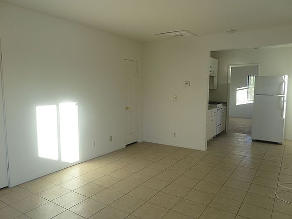 3rd image of 2690 N Junipero Ave APT 4
