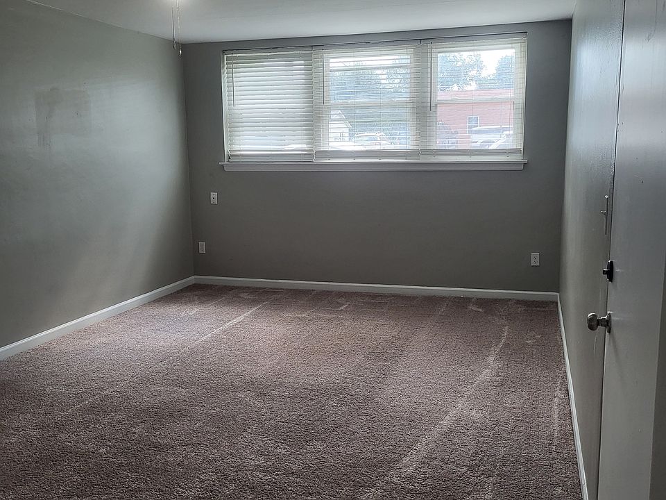 1st image of 324 8th St #2