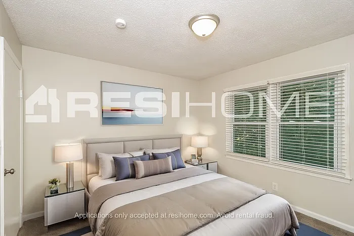 129 Gregory Ct — Photo 10