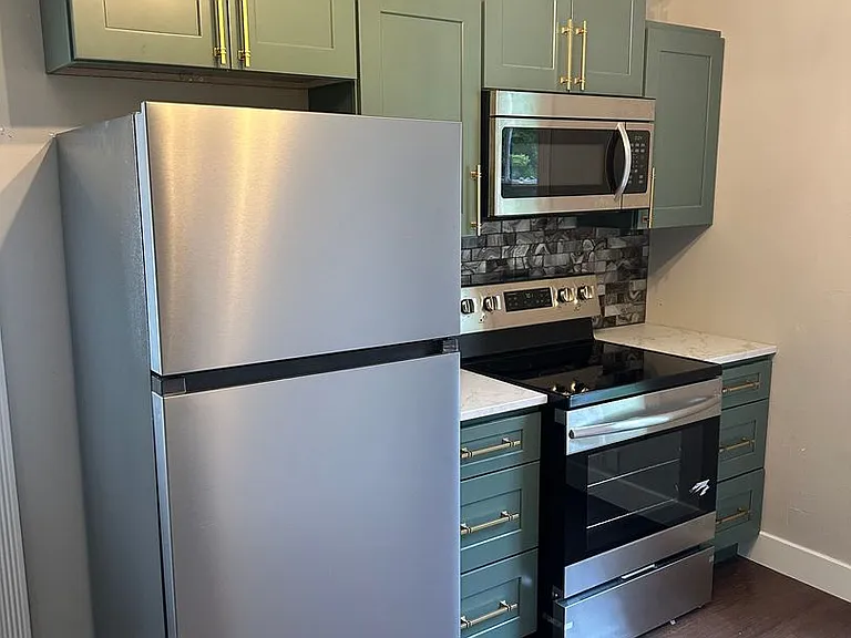 413 E Illinois Ave — Photo 13