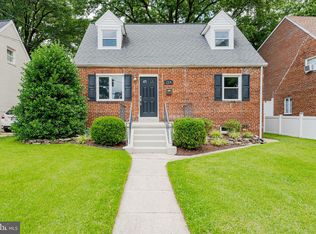 214 Kuethe Rd, Glen Burnie, MD 21060