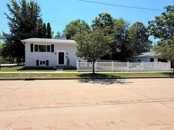 919 E Tennessee Ave, Oshkosh, WI 54901