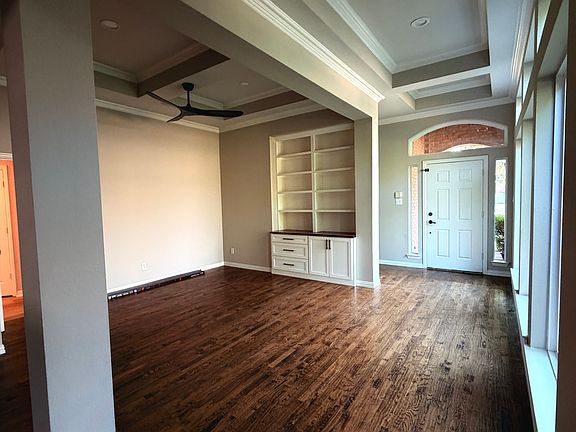 Entry/Formal Dining