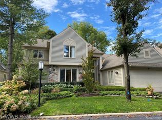 87 Boulder Ln #1, Bloomfield Hills, MI 48304