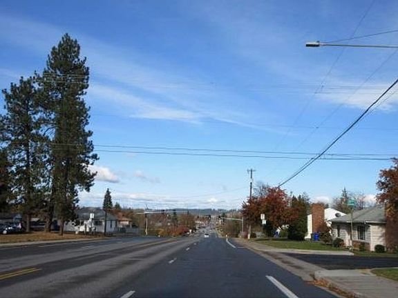 Exterior Neighborhood (street photo)