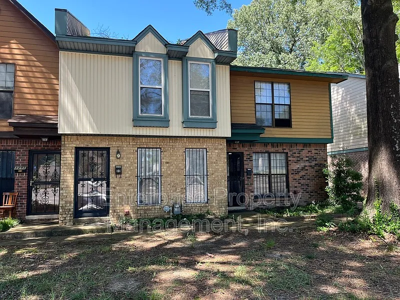 2 bed, 2.5 bath, 1400 sqft, $1,295 — Photo 4