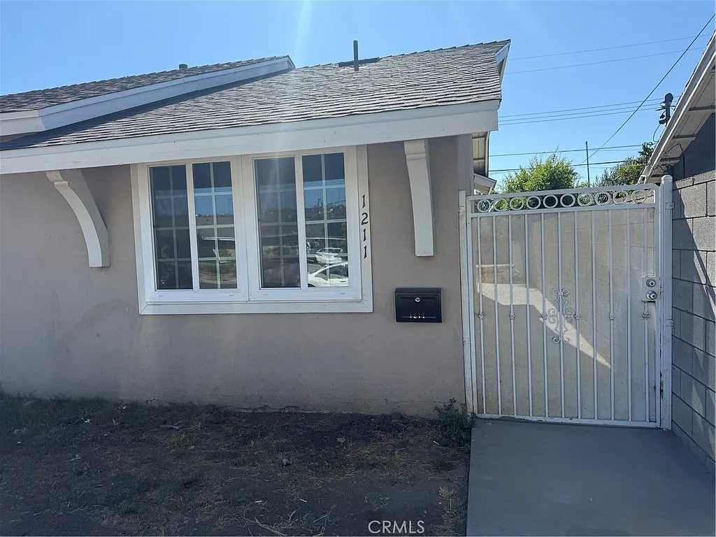 2 bed, 500 sqft, $2,300 — Photo 1