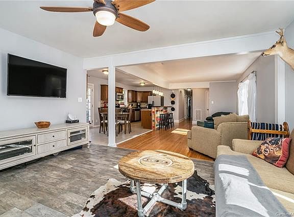 5th image of 6261 Deliah Ln