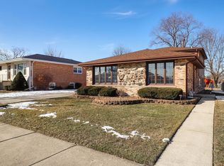 9120 S Moody Ave, Oak Lawn, IL 60453