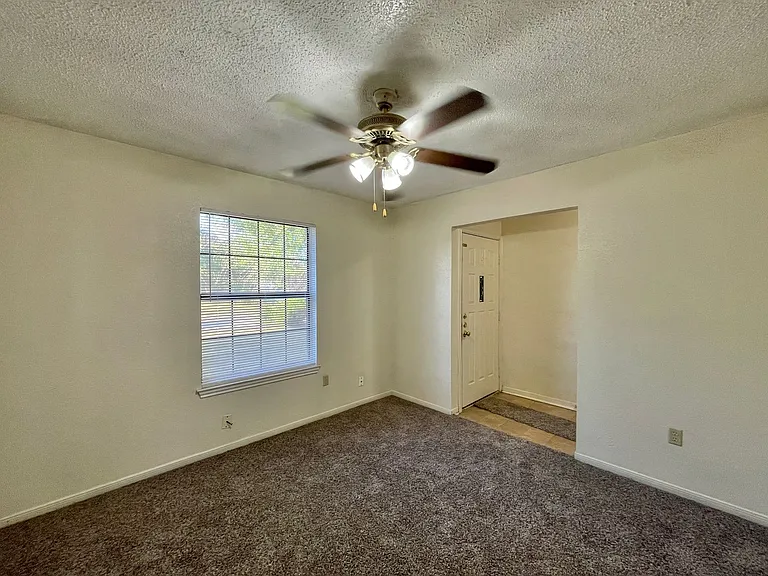 2402 Kirk Cir — Photo 12