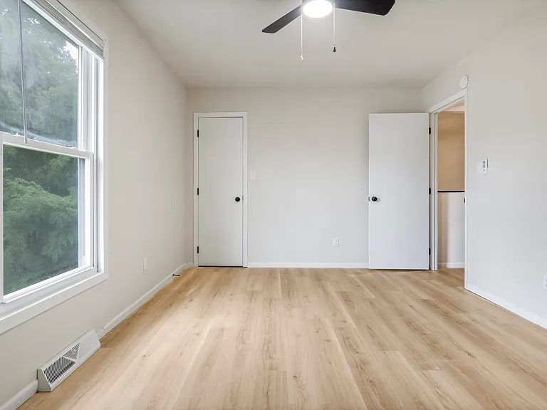 540 Lewis St #E — Photo 14