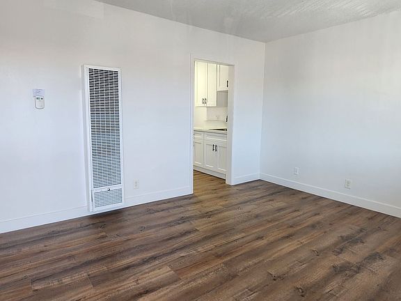 2nd image of 10615 La Reina Ave #10615H