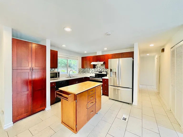5614 17th Ave SW — Photo 3