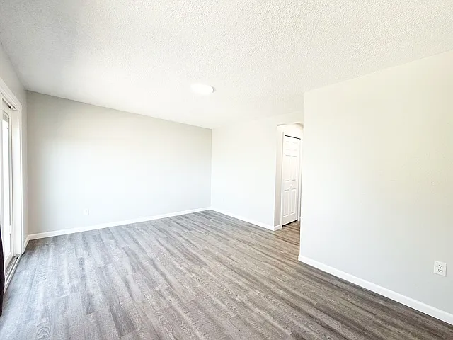 637 Pleasant Ave #304 — Photo 12