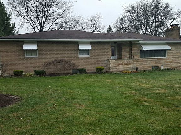 3rd image of 527 Knollwood Ave