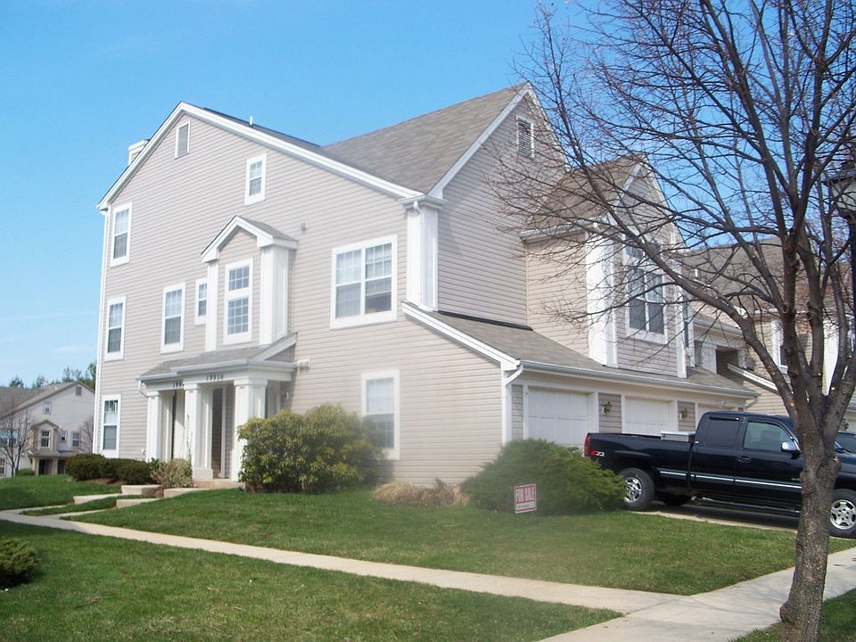 Garage Townhome Scenery Point Community