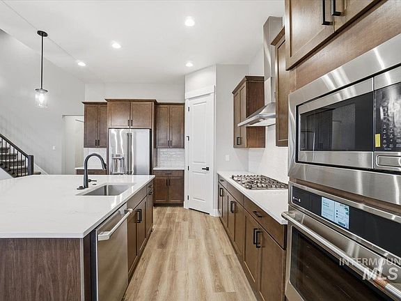 6th image of this home