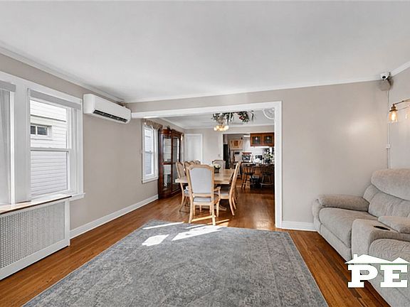 5th image of 1441 E 65th St