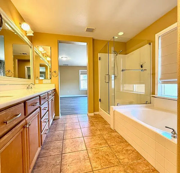 1319 Jacaranda Cir — Photo 14