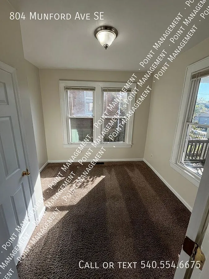 Newly Renovated 3 Bed 1 Bath Close to Greenway! — Photo 4