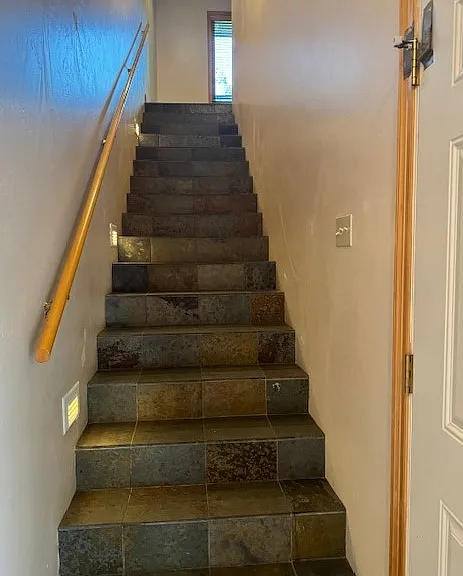 stairs from main level to 2nd floor