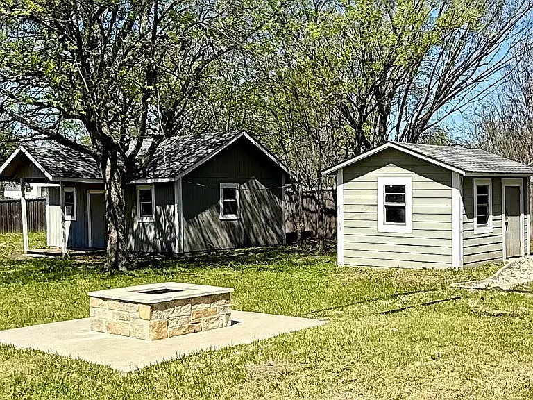 619 Wood St — Photo 5