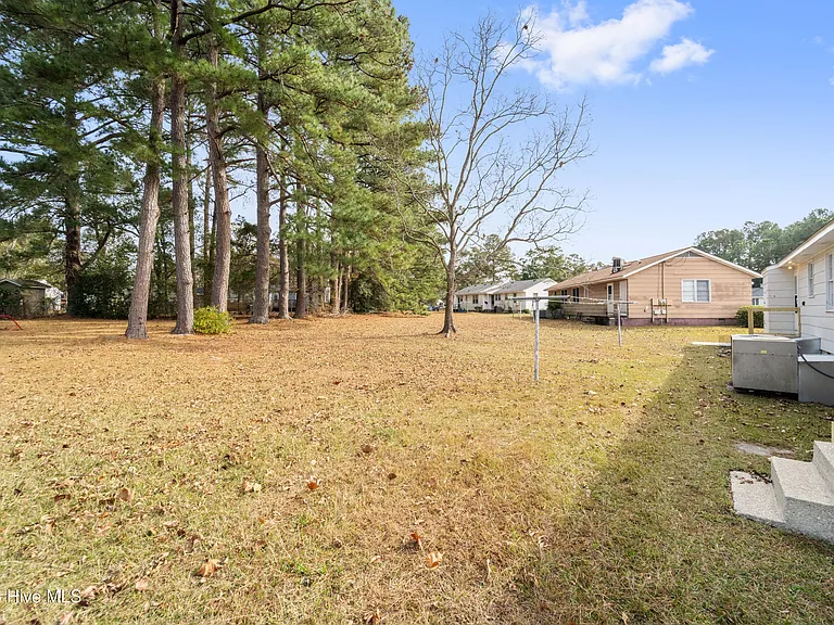 2272 Onslow Dr — Photo 13
