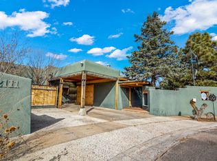 2111 Los Pinos Ct, Santa Fe, NM 87505