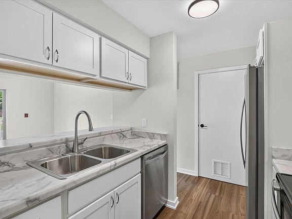 3rd image of 1011 S 2nd St Unit 3