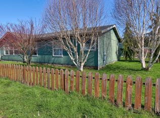 210 NW Grinstead St, Siletz, OR 97380