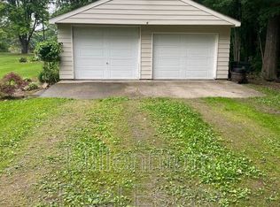 110 S Eagan Dr, Lake Orion, MI 48362