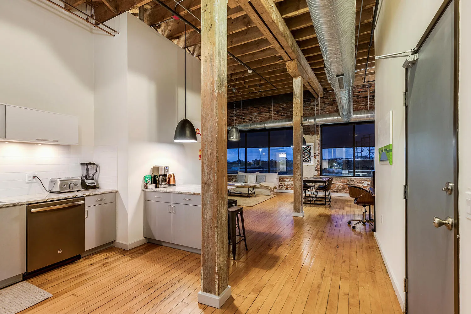 1410 Gratiot Ave — Photo 4