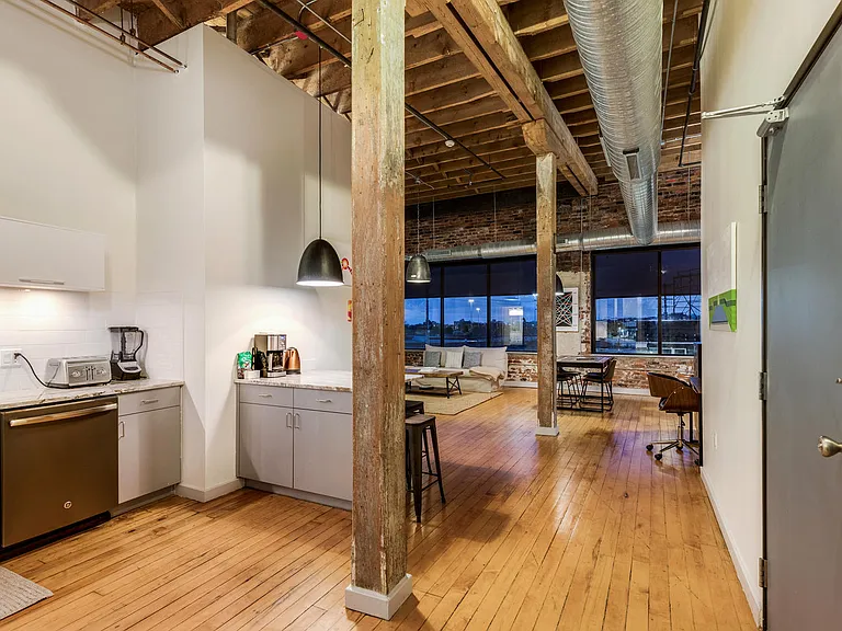 1410 Gratiot Ave — Photo 4