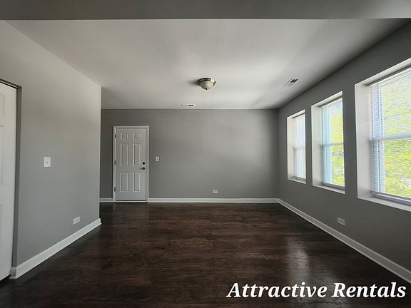 3rd image of 9823 S Loomis St #2N