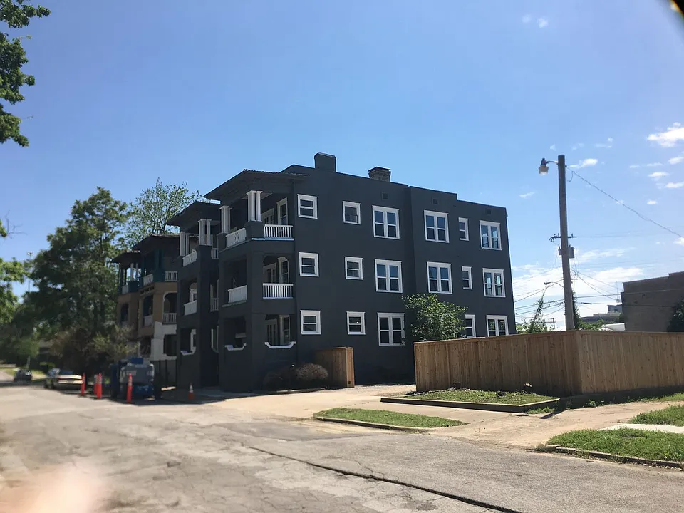 1214 S Elgin Ave