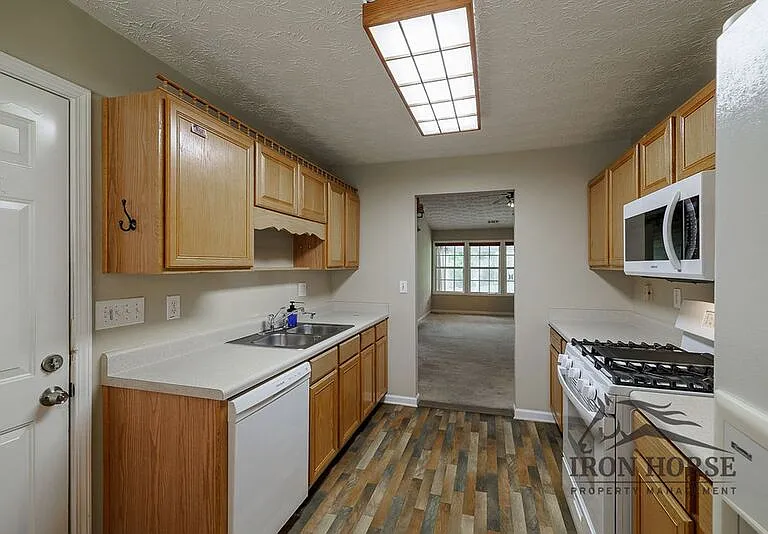 352 Shenandoah Cir — Photo 16