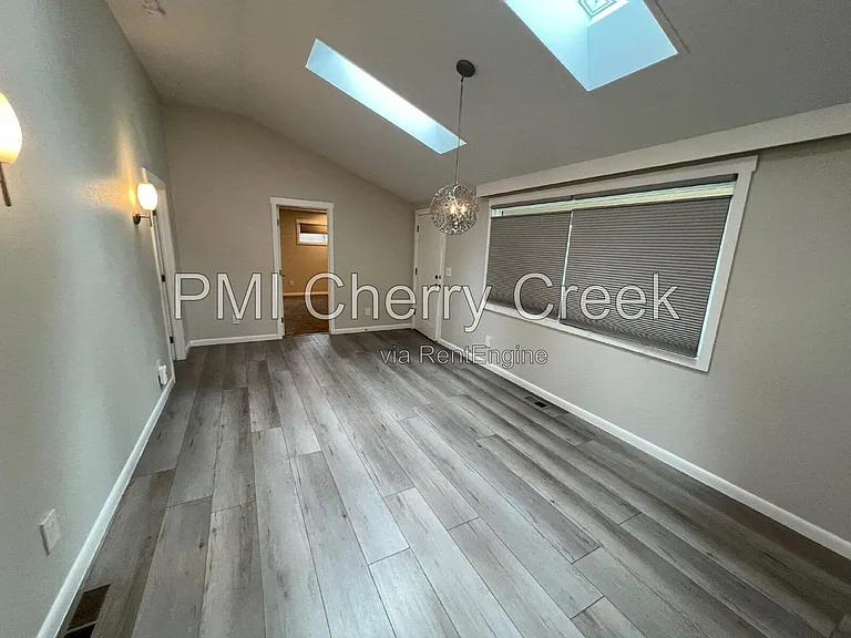 3000 S Holly Pl — Photo 4