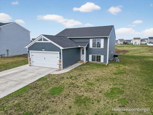 1700 Harper Grove Ln, Vicksburg, MI 49097