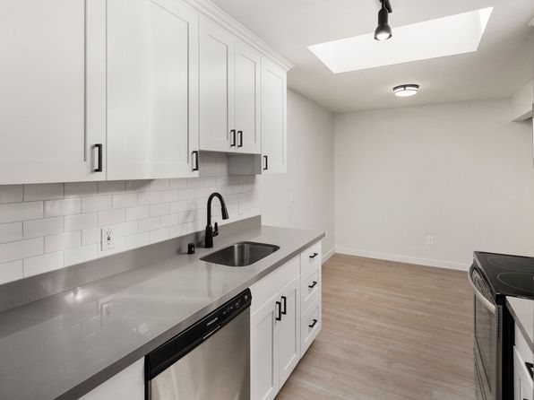 11515 26th Ave NE APT 302