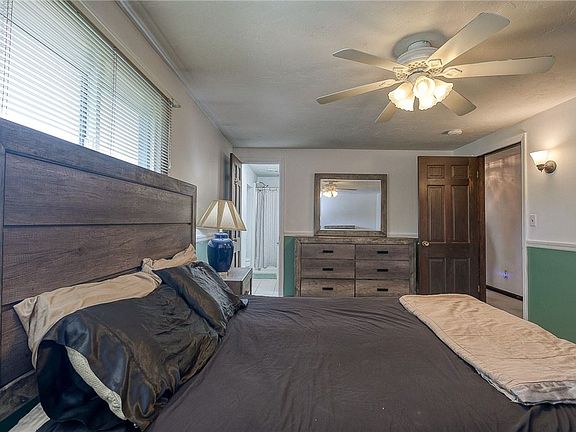 3rd image of 115 Carrie Ann Dr