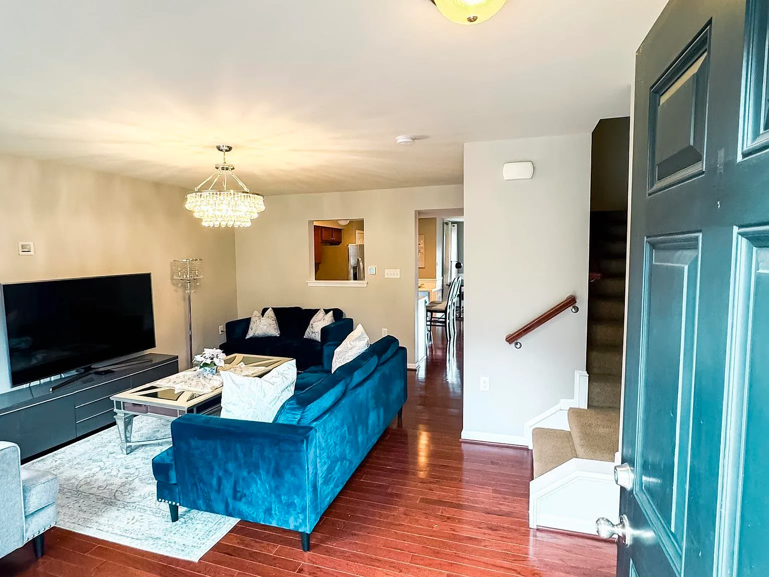 3 bed, 2.5 bath, $2,000 — Photo 3
