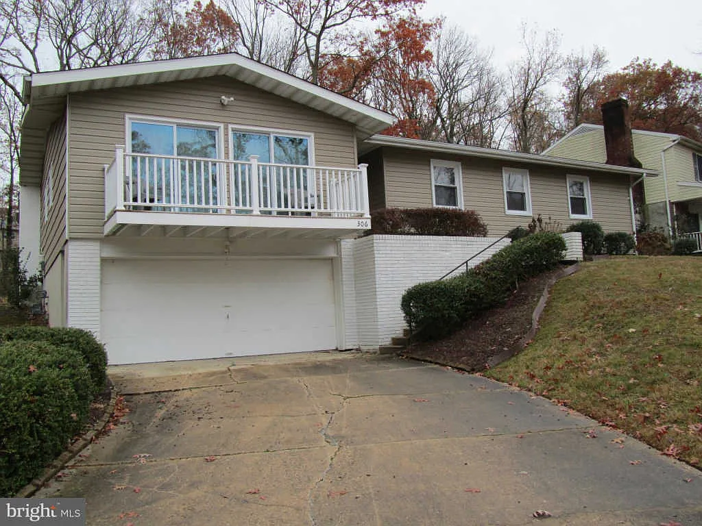 306 Tartan Green Ct photo 1