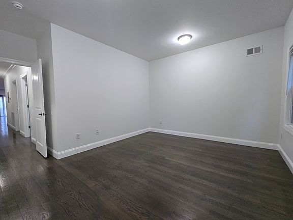 4th image of 144 Fulton Ave #A