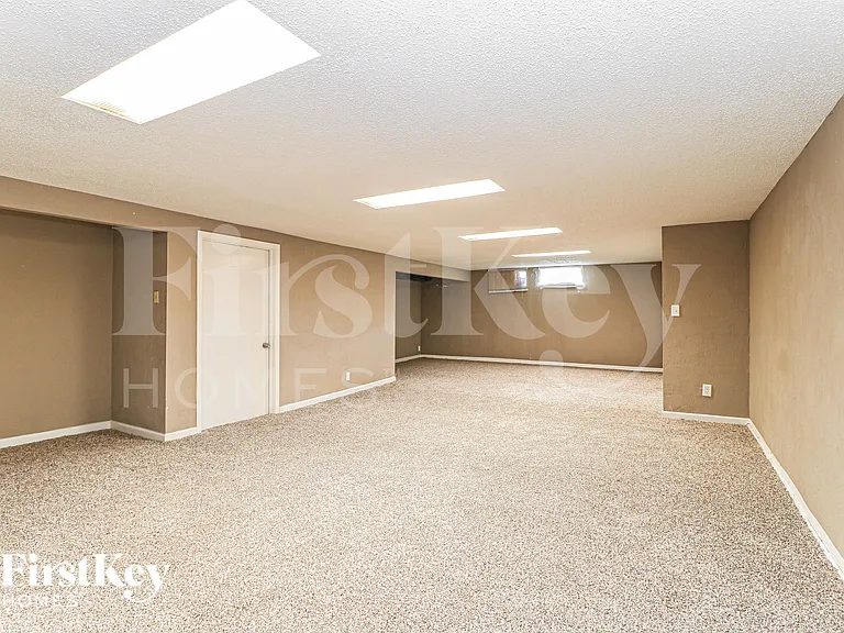 2110 Somerset Dr — Photo 7