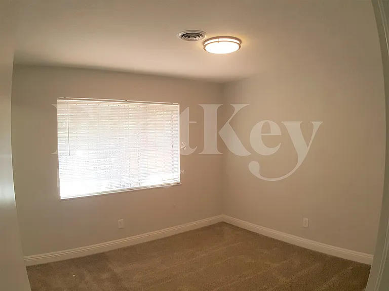 1209 Ralph Cir — Photo 10