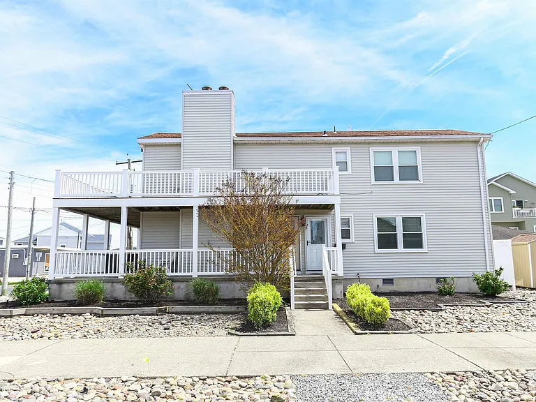 618 Bayshore Ave — Photo 6