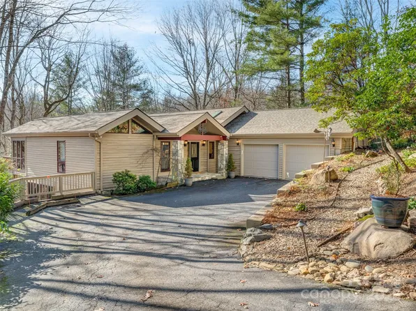 808 Dotsi Dr, Brevard, NC 28712